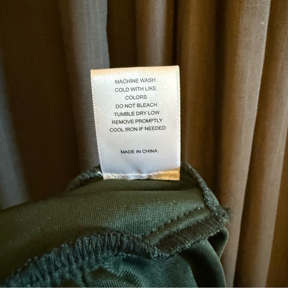 NEW Chelsea & Violet Smocked Ruffle Hem Mini Dress Babydoll Green Velvet Size M - Picture 6 of 8